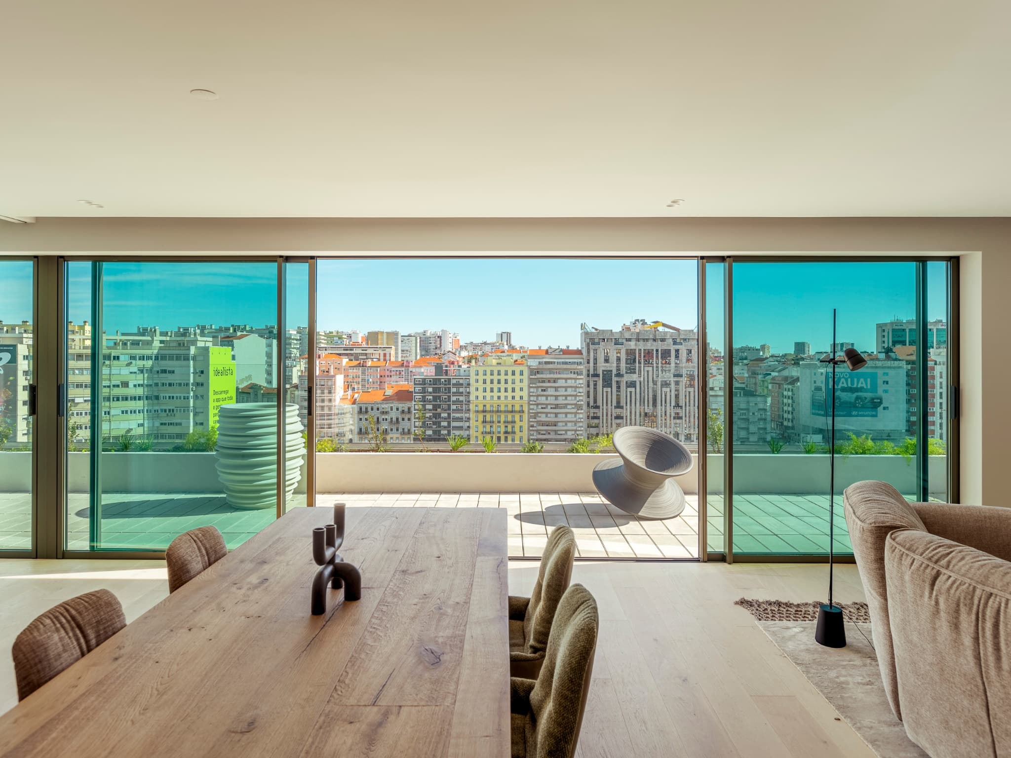 Featured property image in slider gallery