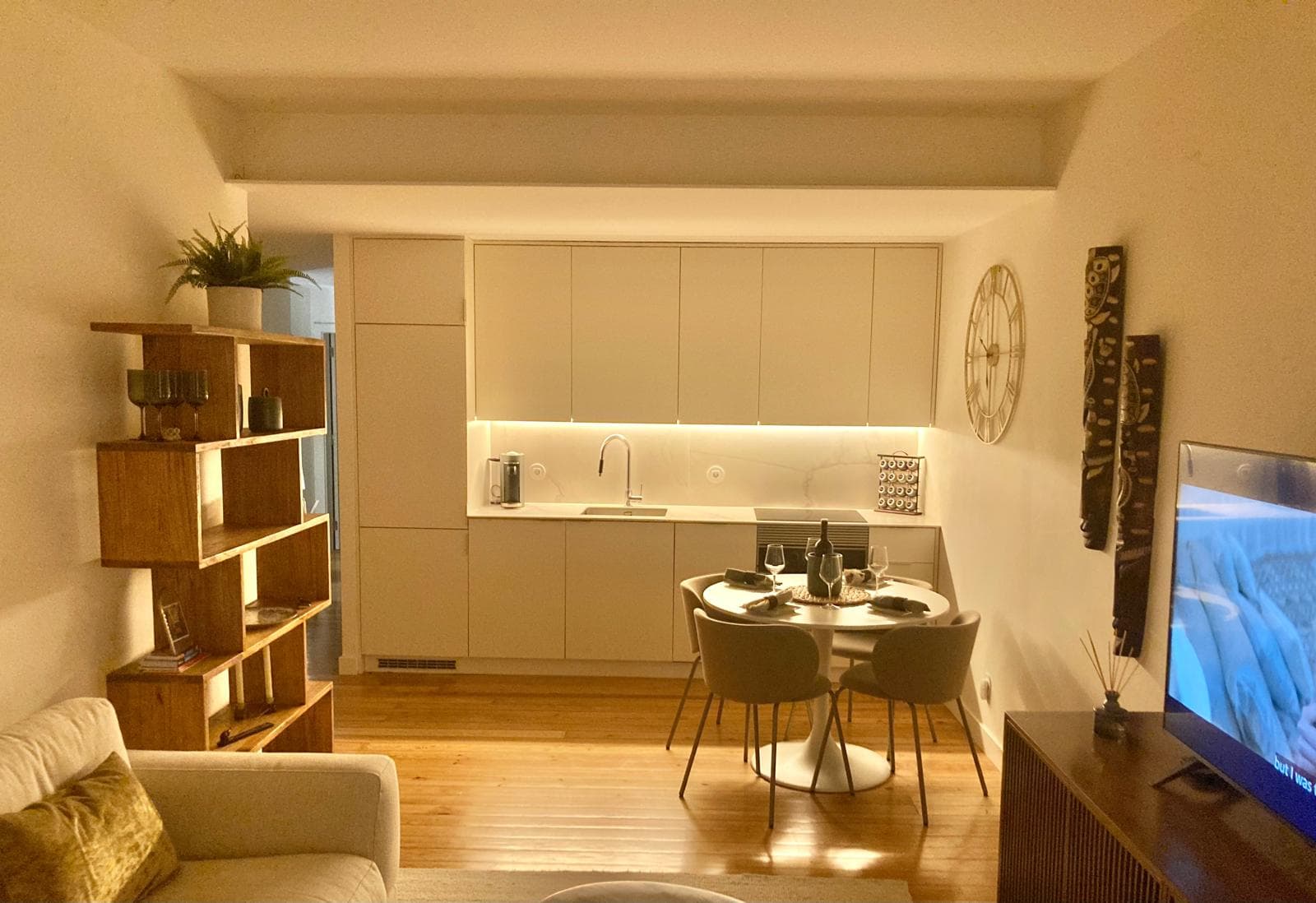 Featured property image in slider gallery
