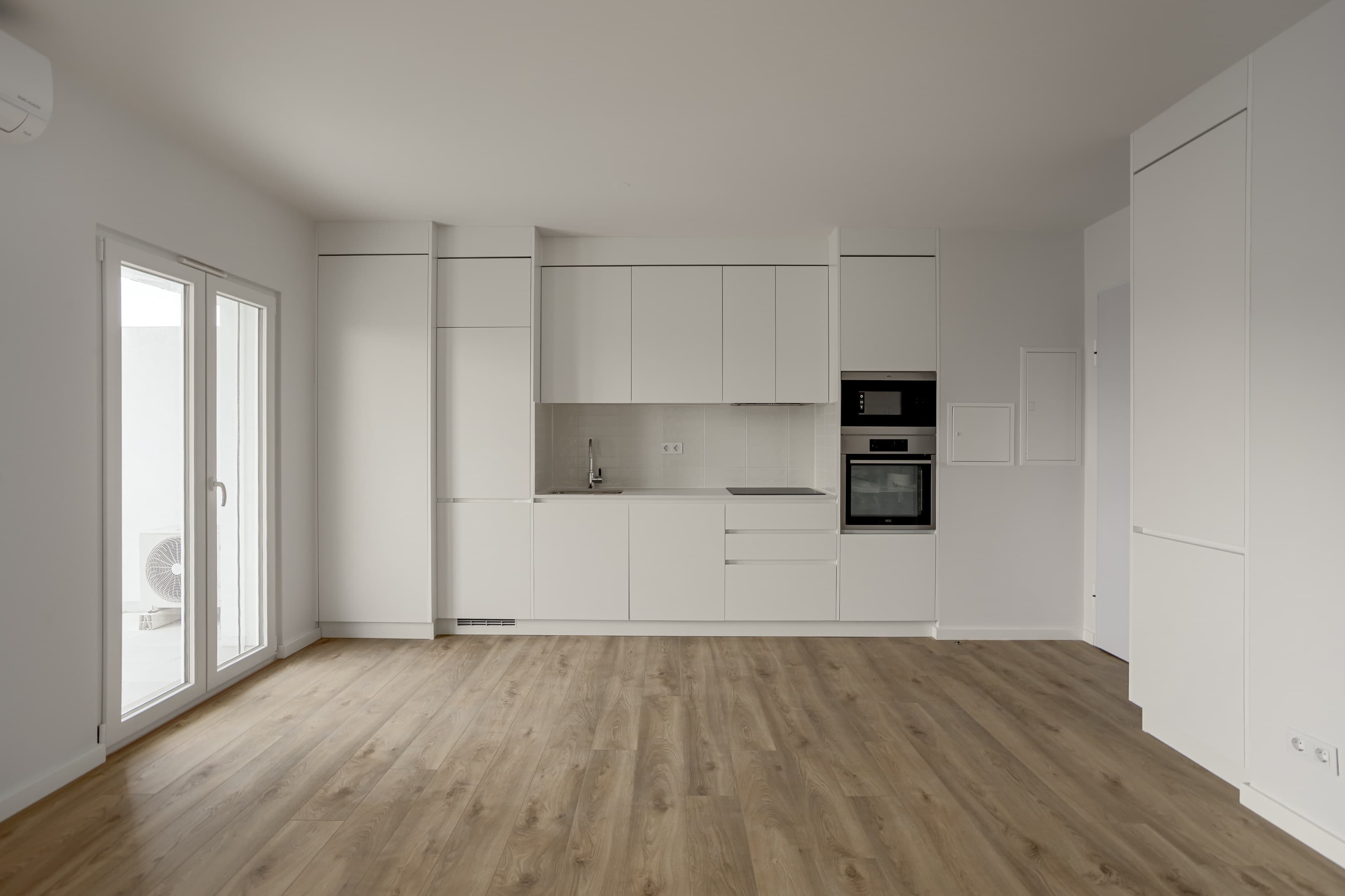 Featured property image in slider gallery