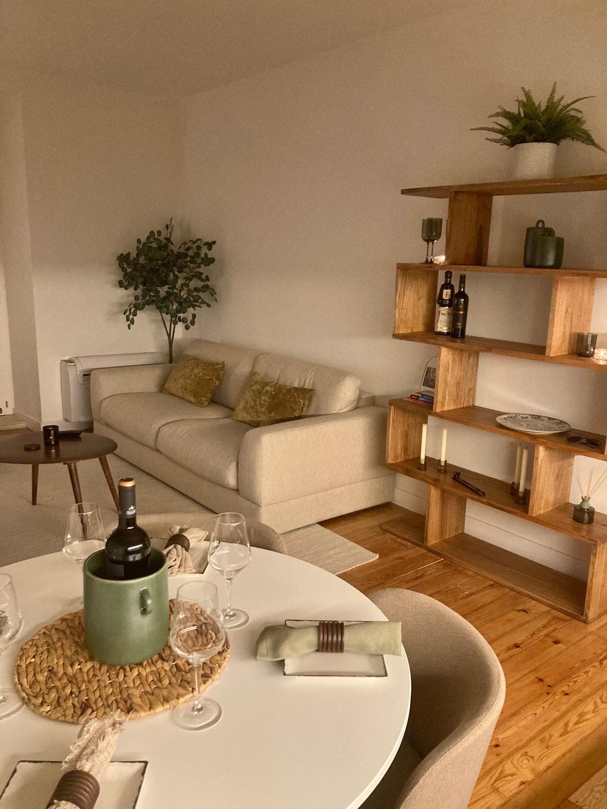 Featured property image in slider gallery